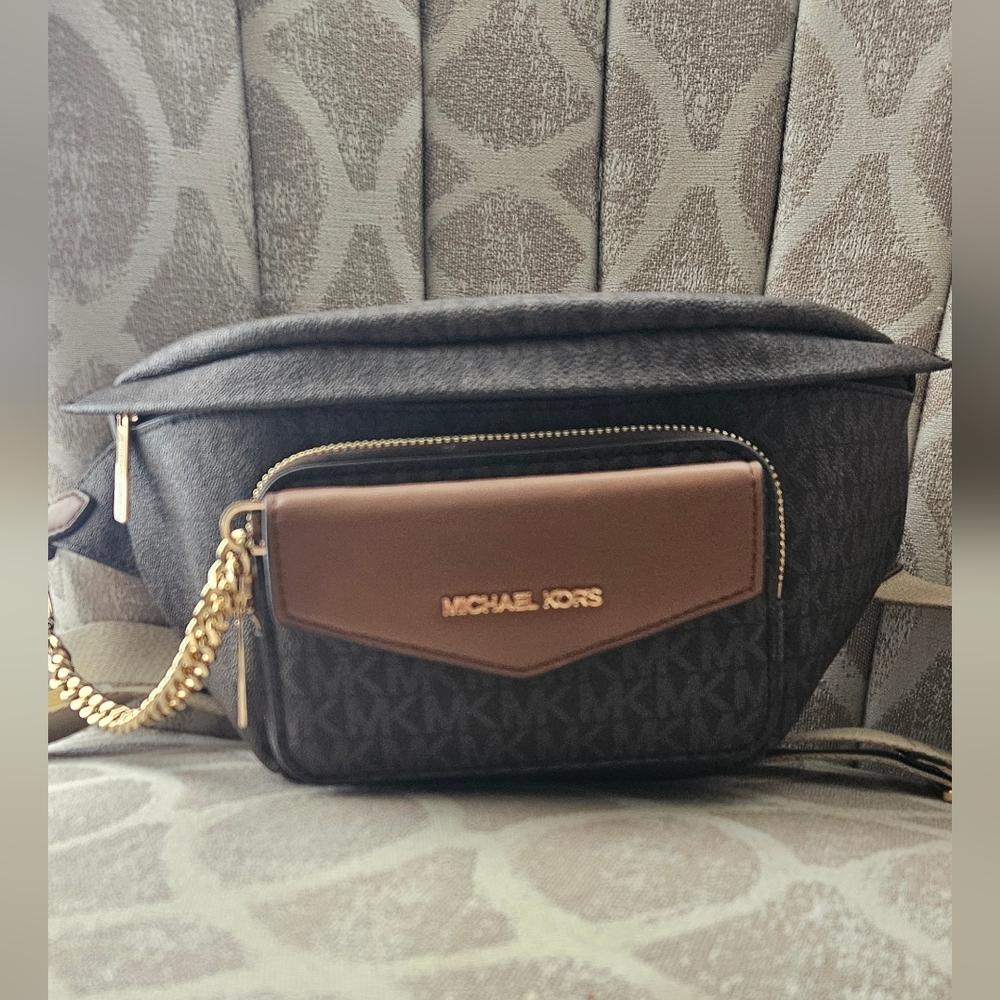 Michael Kors Crossy Body bag
